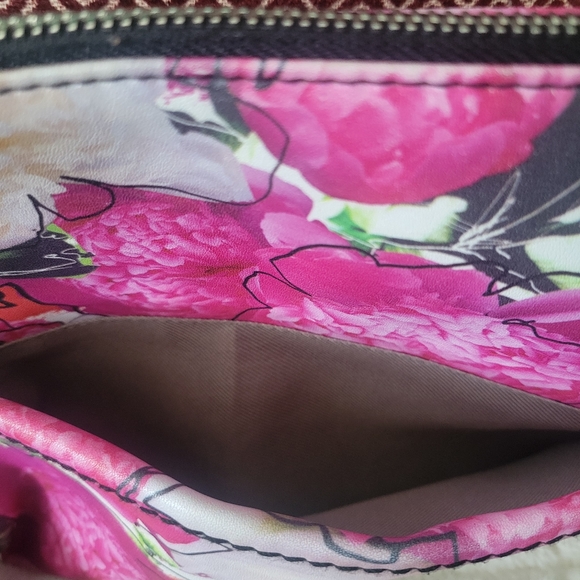 Reed Modern American Luxury pink floral handbag front back pockets zip closure - Picture 3 of 9